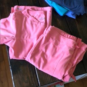 Women's scrubs